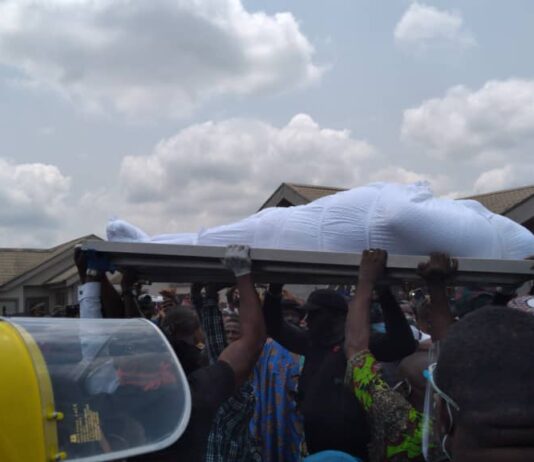 Videos: Mammoth crowd witness as Buruji Kashamu is buried