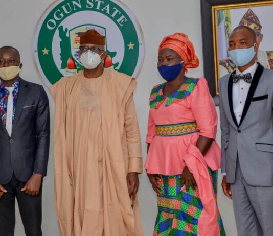 Gov Abiodun Gives House, Cash Rewards to Mark Teachers Day in Ogun