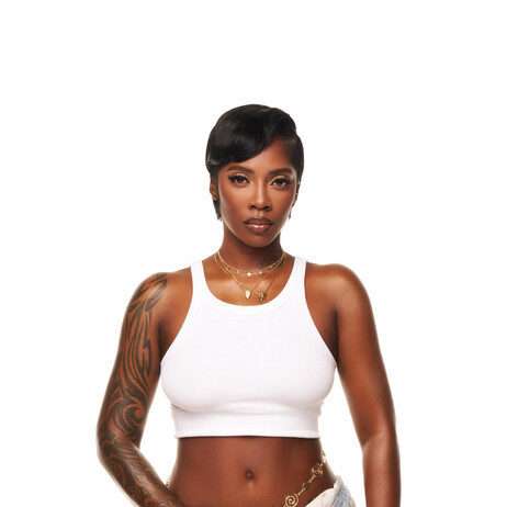 Tiwa Savage’s $1,000 Fan Gift at Calabar Carnival Becomes the Festive Clip of the Night