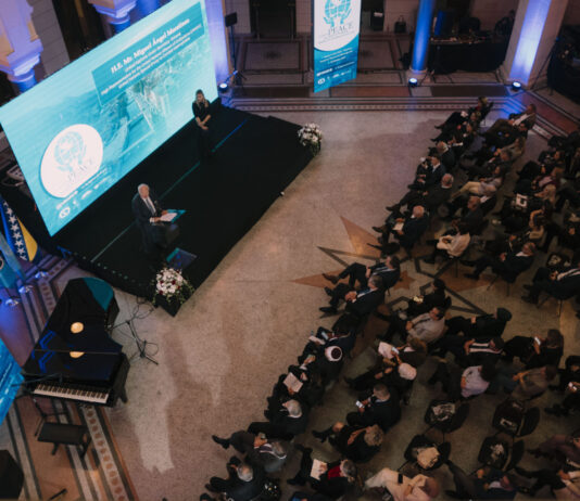 Global Leaders Call for End to Deepening Cultural Polarisation