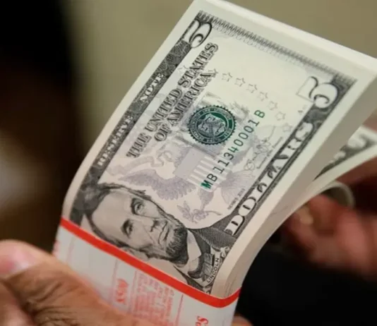 Monetary Stability: Naira Holds Firm Against Dollar as Foreign Reserves Hit $35bn